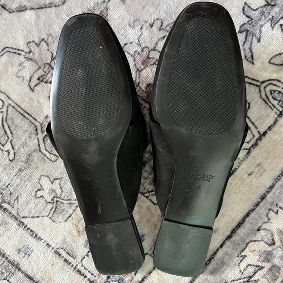 Zara (39) mules, black vegan suede with gold buckles, NWOT. - Picture 5 of 13